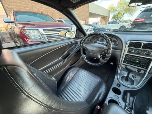 Used 2004 Ford Mustang Mach 1 RWD image 38