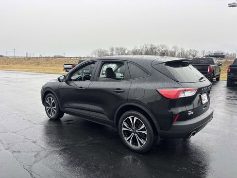 Used 2022 Ford Escape SE w/ SE Sport Appearance Package image 7
