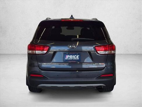 Used 2018 Kia Sorento EX FWD image 7