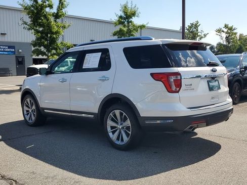Used 2018 Ford Explorer Limited w/ Equipment Group 301A FWD image 4