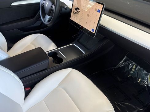 Used 2023 Tesla Model 3 Standard Range RWD image 32