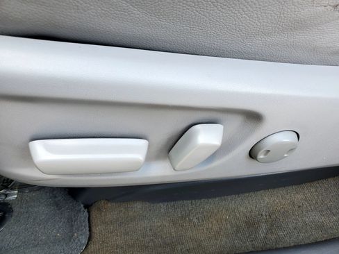 Used 2015 Toyota Sienna XLE FWD image 42