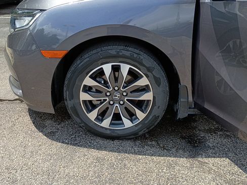 Used 2024 Honda Odyssey EX-L image 10