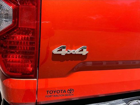 Used 2018 Toyota Tundra SR5 w/ SR5 Upgrade Package AWD/4WD image 21