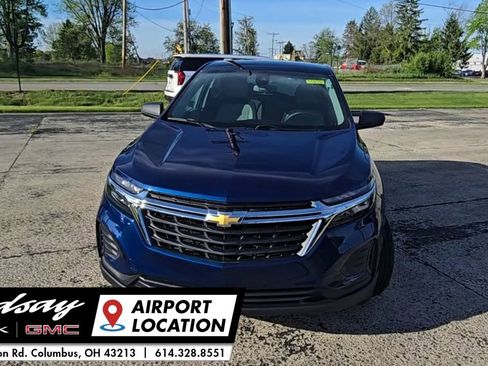 Used 2023 Chevrolet Equinox LS w/ LS Convenience Package AWD/4WD image 3