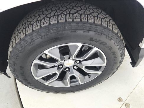 Used 2024 Chevrolet Silverado 1500 LT image 29