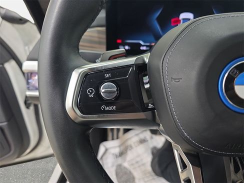 Used 2023 BMW i7 xDrive60 w/ Parking Assistance Package image 17