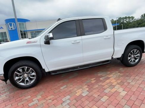Used 2021 Chevrolet Silverado 1500 LT AWD/4WD image 6
