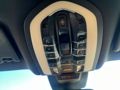 Used 2017 Porsche Macan S image 20