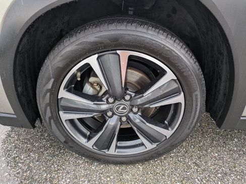 Used 2021 Lexus UX 200 w/ Premium Package FWD image 11