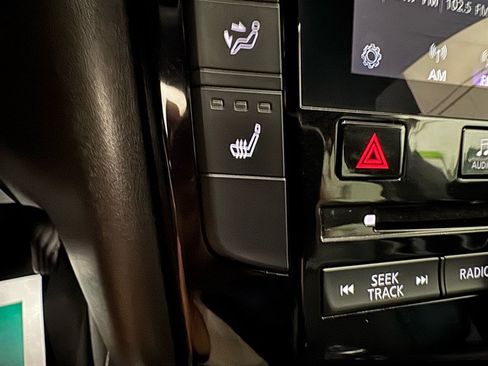 Used 2023 INFINITI QX55 Luxe w/ Accent Package AWD/4WD image 17