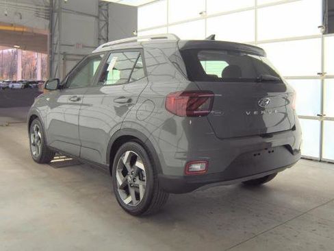 Used 2020 Hyundai Venue SEL w/ Convenience + Premium Package image 2