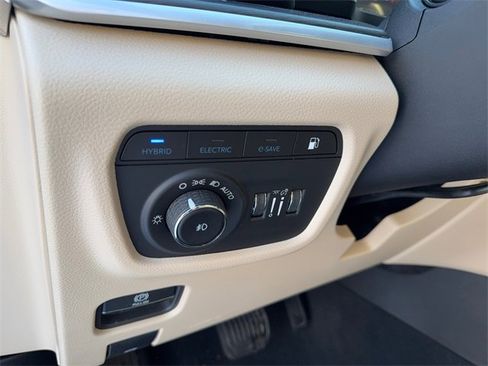 Used 2023 Jeep Grand Cherokee 4WD 4xe image 12