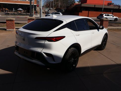 Used 2025 Buick Envista Sport Touring image 5