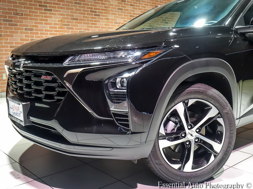 New 2026 Chevrolet Trax RS w/ Sunroof Package FWD image 3