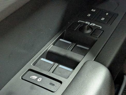 Used 2023 Land Rover Defender 110 V8 AWD/4WD image 18