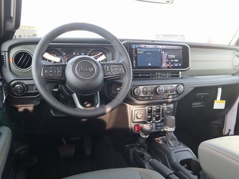 New 2026 Jeep Gladiator Mojave image 2