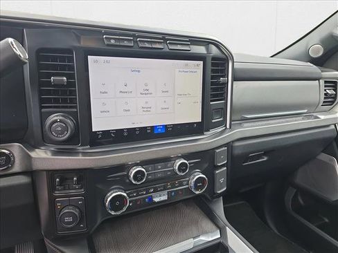Used 2024 Ford F250 Platinum image 12
