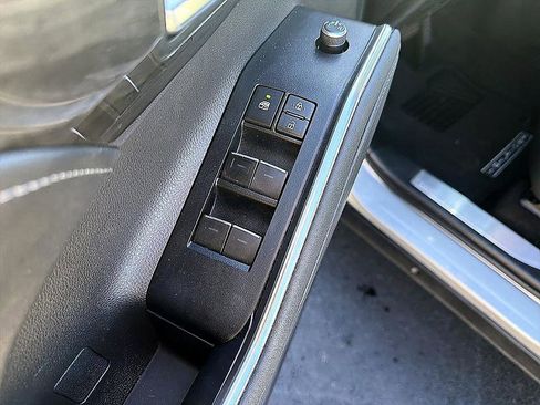 Used 2021 Toyota Highlander Platinum image 10