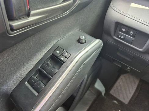 Used 2024 Toyota Highlander LE FWD image 23