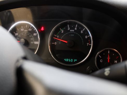 Used 2018 Jeep Wrangler Unlimited Sport S image 9