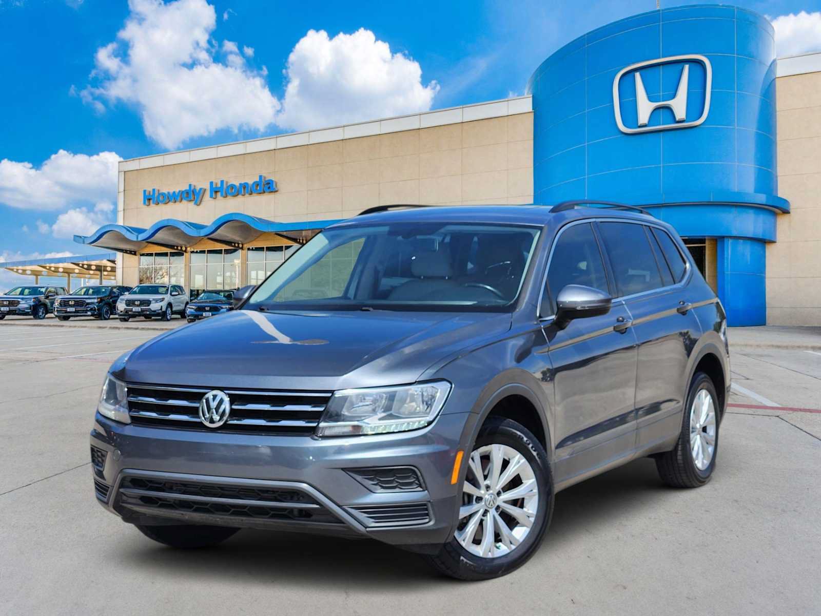 Used 2019 Volkswagen Tiguan SE w/ Panoramic Sunroof Package FWD image 1