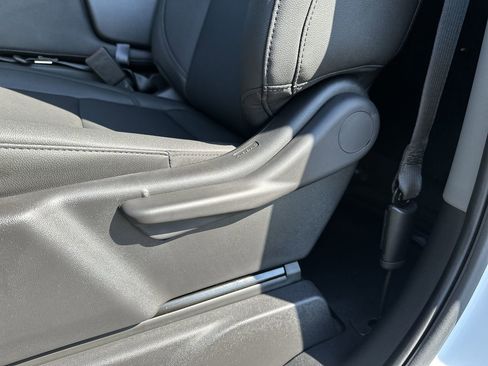 Used 2024 GMC Sierra 2500 Pro w/ Convenience Package image 12