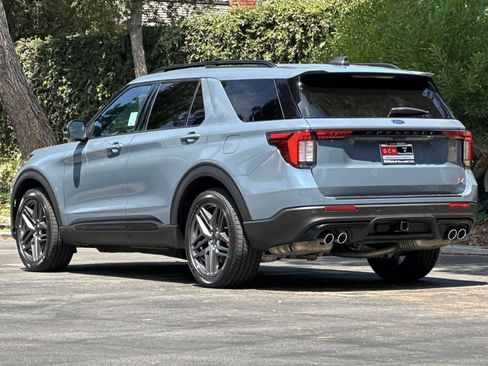 Certified 2025 Ford Explorer ST RWD image 6