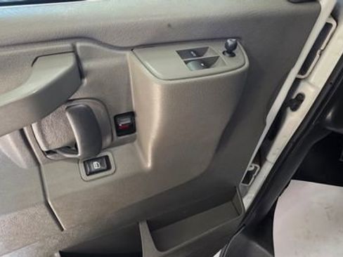 Used 2021 Chevrolet Express 2500 w/ Driver Convenience Package image 12