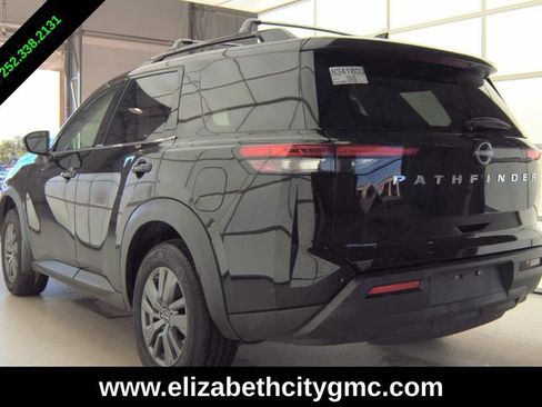 Used 2025 Nissan Pathfinder SV FWD image 4