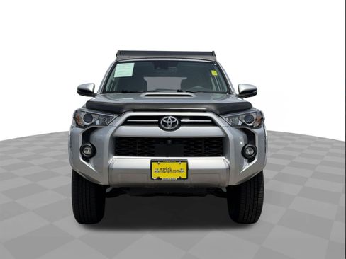 Used 2022 Toyota 4Runner TRD Off-Road Premium AWD/4WD image 2