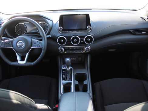 Used 2025 Nissan Sentra SV image 20