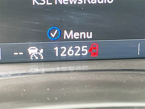 Used 2024 GMC Terrain AT4 w/ Infotainment Package II image 12