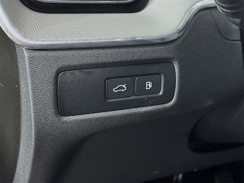 Used 2024 Volvo XC60 T8 Ultimate w/ Protection Package Premier image 10