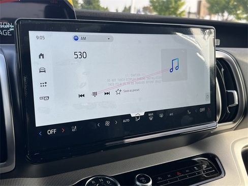 New 2025 Ford Expedition Active image 16