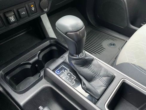 Used 2021 Toyota Tacoma TRD Off-Road w/ Technology Package image 20