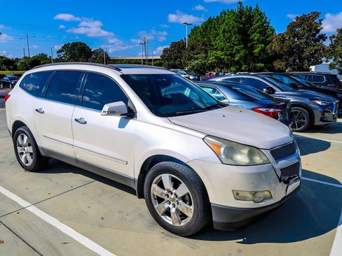 Used 2011 Chevrolet Traverse LTZ FWD image 1