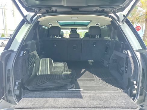 Used 2025 Land Rover Range Rover Long Wheelbase SE AWD/4WD image 11