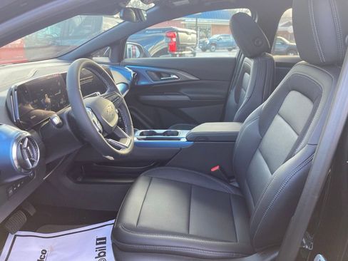 New 2026 Chevrolet Equinox EV LT image 9