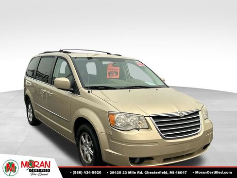 Used 2010 Chrysler Town & Country Touring w/ Family Value Group FWD image 7