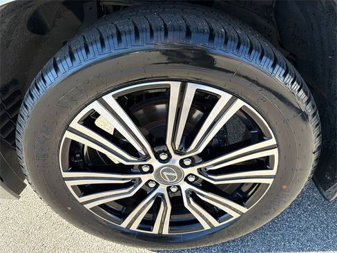 Used 2024 Lexus LX 600 4WD w/ Luxury Package image 11