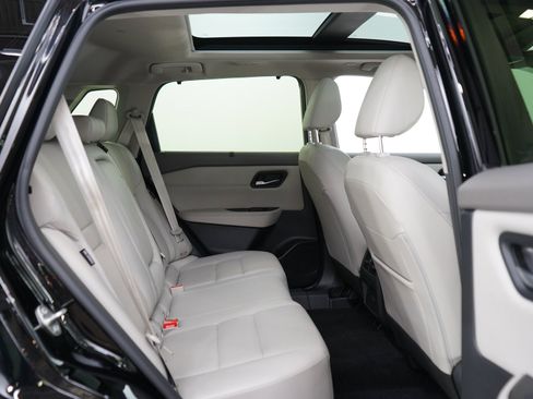 Used 2023 Nissan Rogue SV w/ SV Premium B Package AWD/4WD image 13