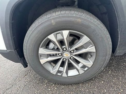 Used 2026 Chevrolet Equinox LT FWD image 10