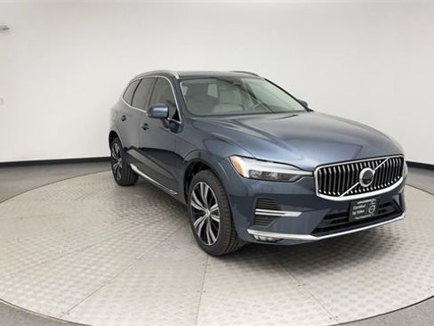 Certified 2023 Volvo XC60 B5 Plus w/ Climate Package image 8