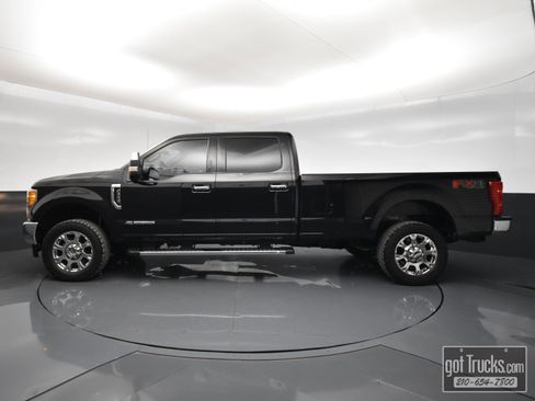 Used 2017 Ford F350 XLT w/ XLT Premium Package image 3