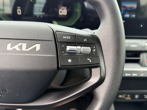Used 2025 Kia K4 FWD image 26