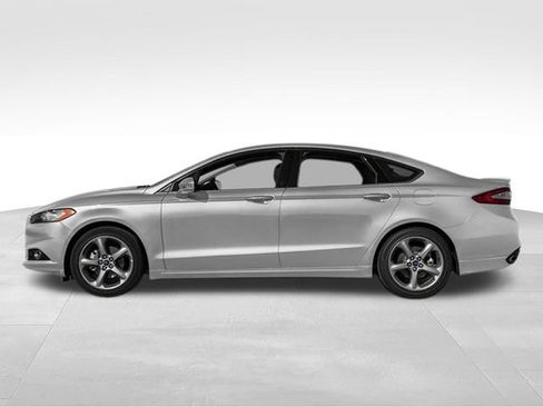 Used 2016 Ford Fusion SE FWD image 3