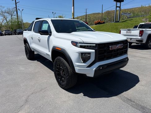 New 2026 GMC Canyon Elevation w/ LPO, Sports Bar Package AWD/4WD image 7