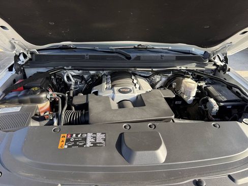 Used 2017 Cadillac Escalade Platinum AWD/4WD image 38