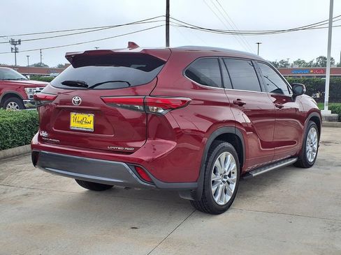 Used 2022 Toyota Highlander Limited AWD/4WD image 2